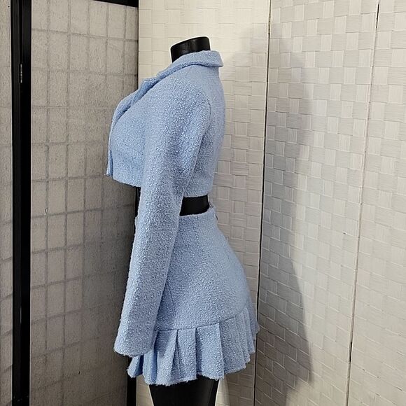 BRAND NEW WOVEN TWEED BLAZER FEATURING A CROPPED LENGTH, NOTCHED LABELS SETS - Picture 7 of 16